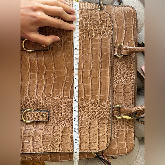 Bueno-  Crocodile Pattern Tan Handbag / laptop bag - Picture 5 of 5